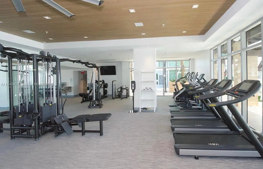 330 Sunny Isles Blvd, #5-LPH03