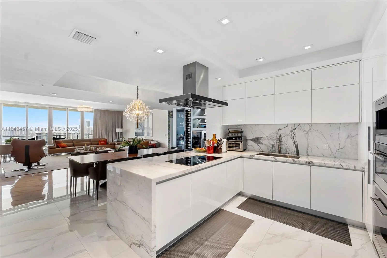 330 Sunny Isles Blvd, #5-LPH03