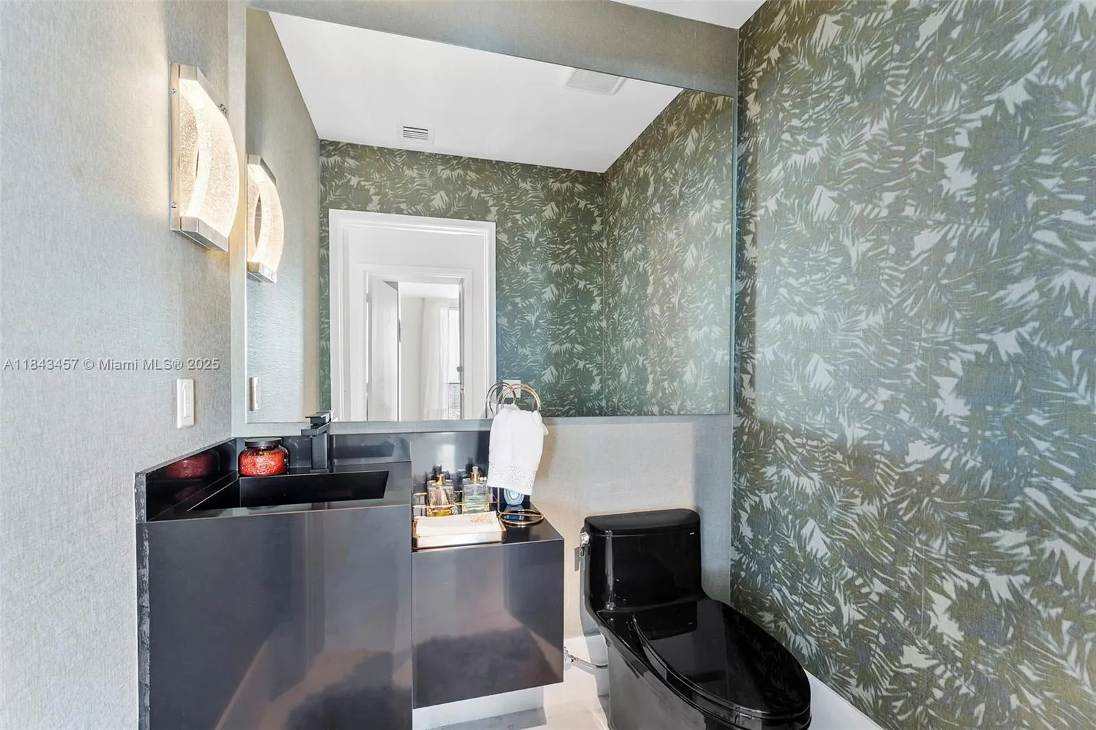 330 Sunny Isles Blvd, #5-LPH03