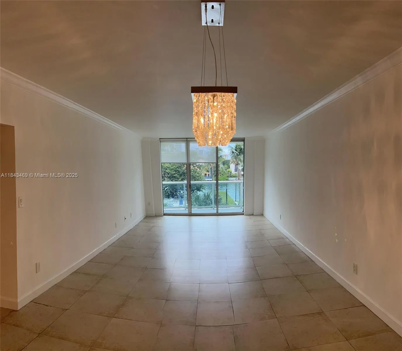 19390 Collins Ave, #207