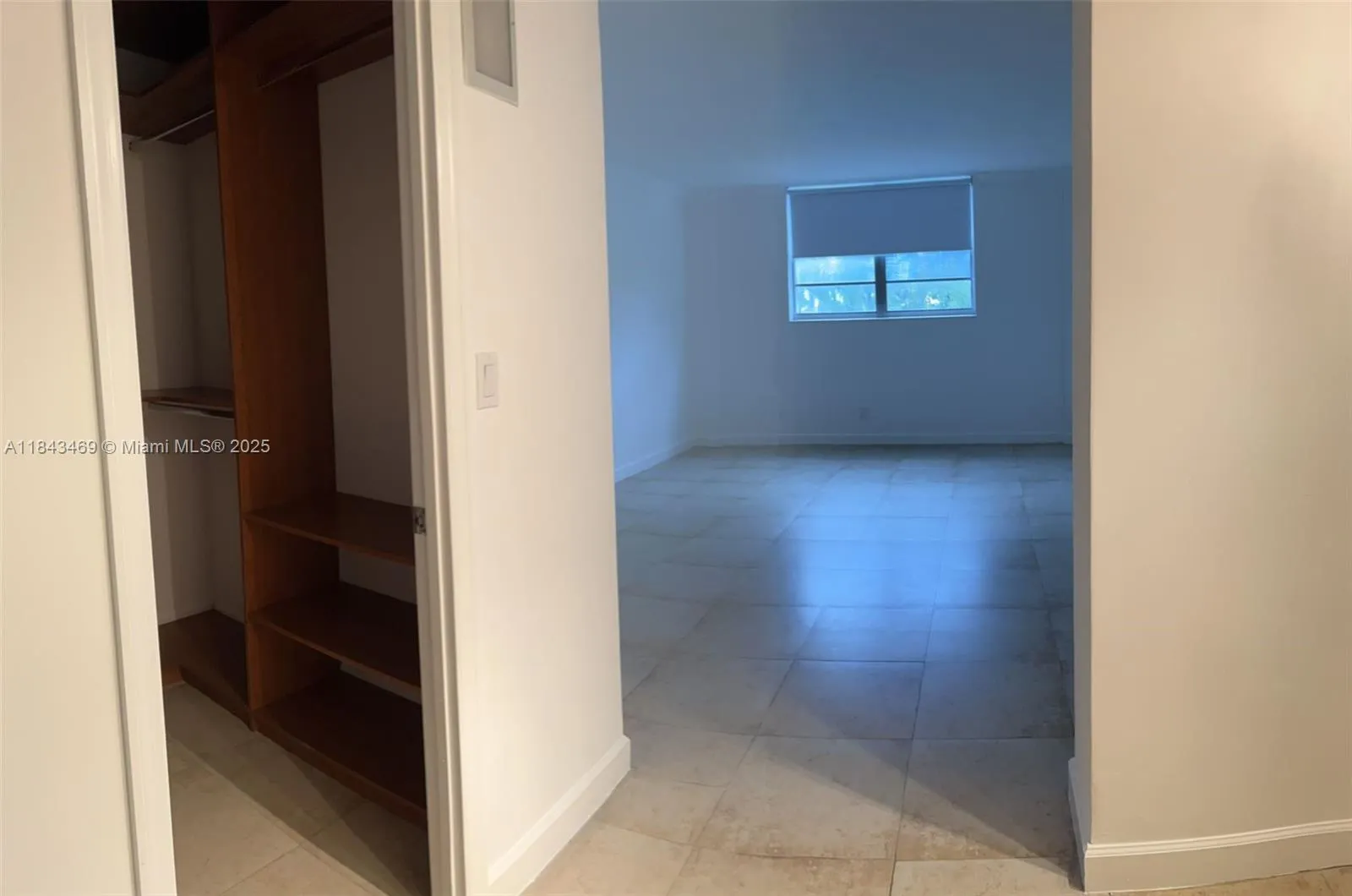 19390 Collins Ave, #207
