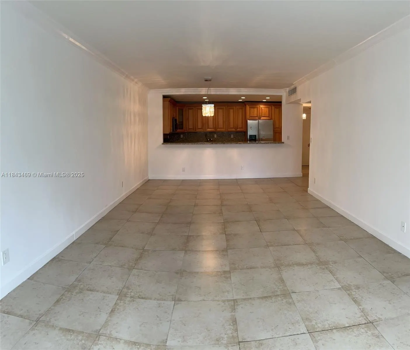 19390 Collins Ave, #207