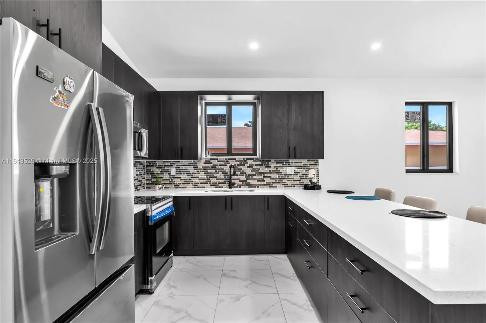 335 NW 15th St