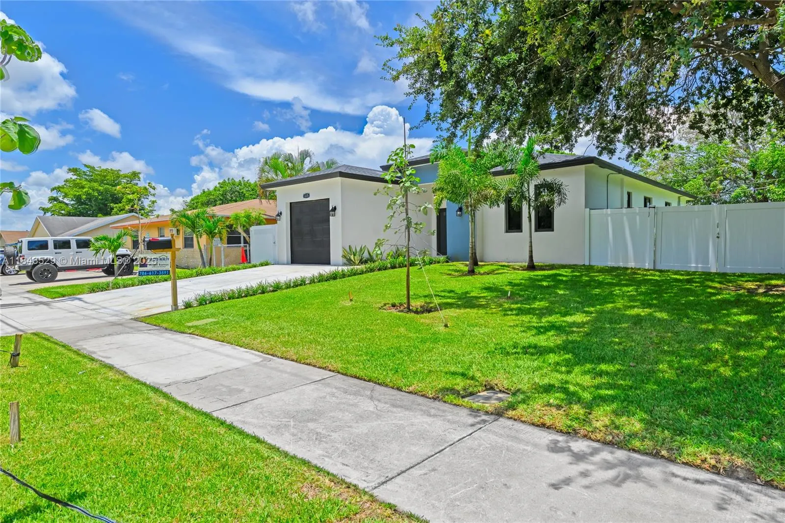 335 NW 15th St