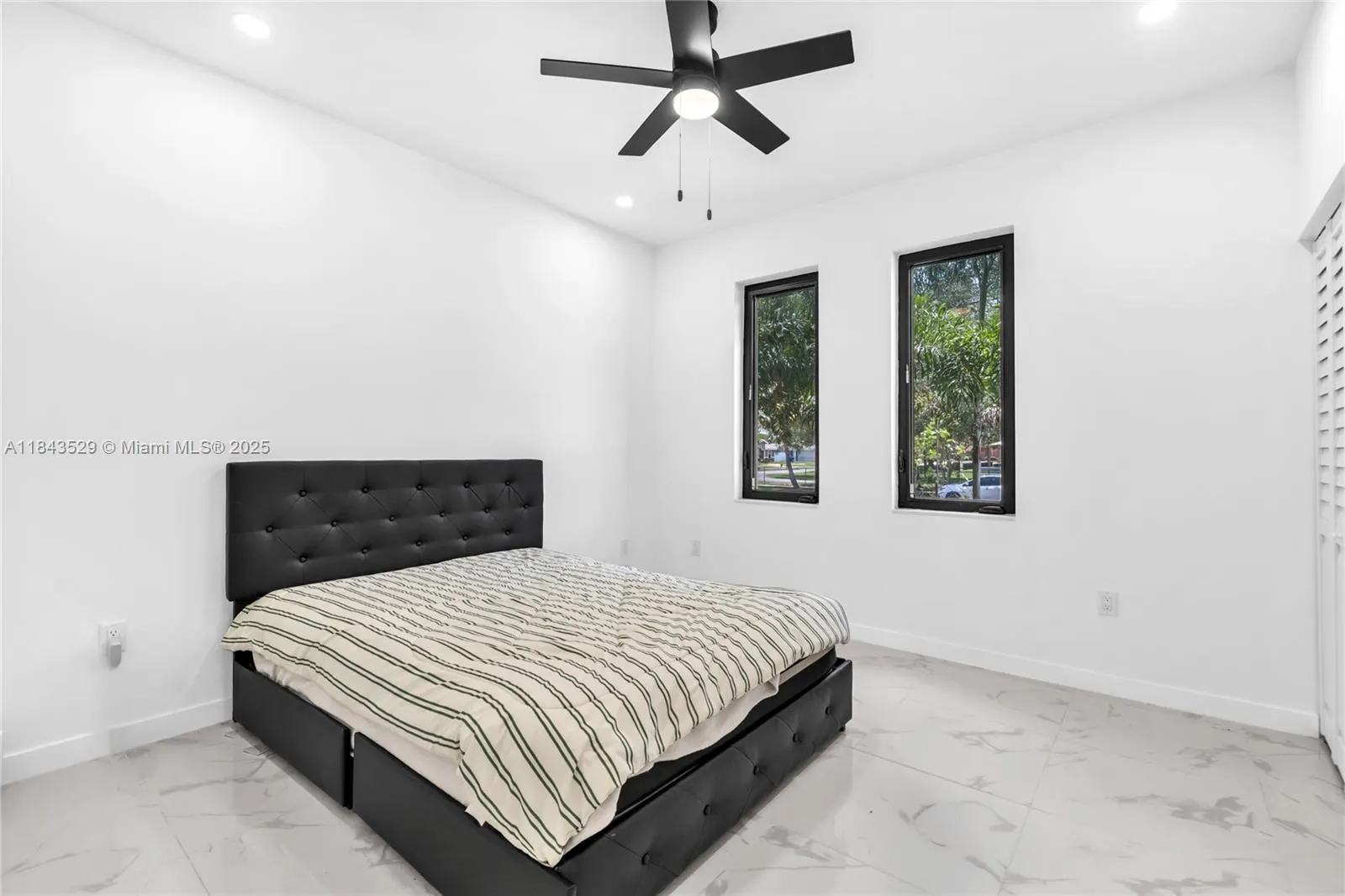 335 NW 15th St