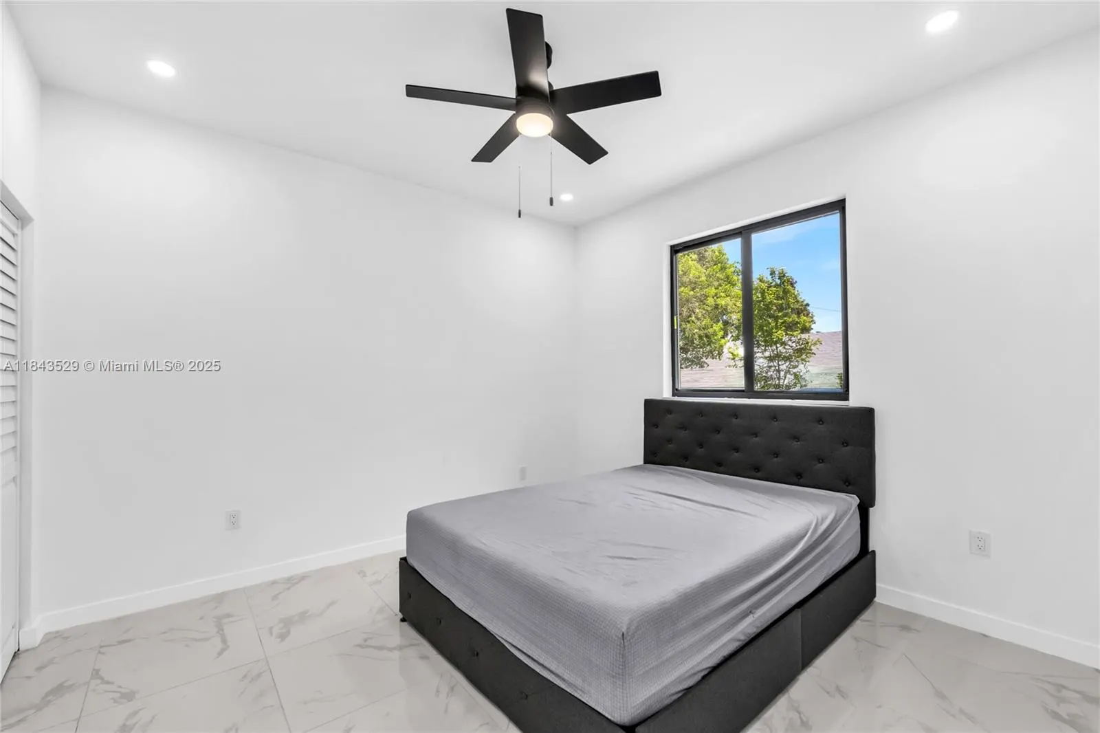 335 NW 15th St