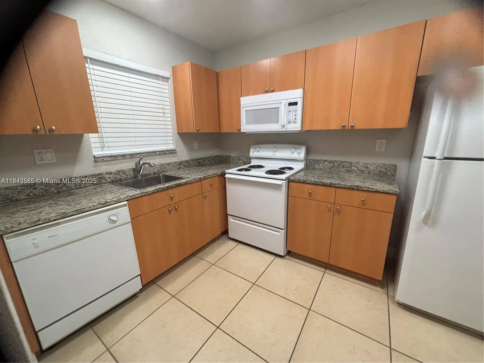 4871 NW 9th, #4871