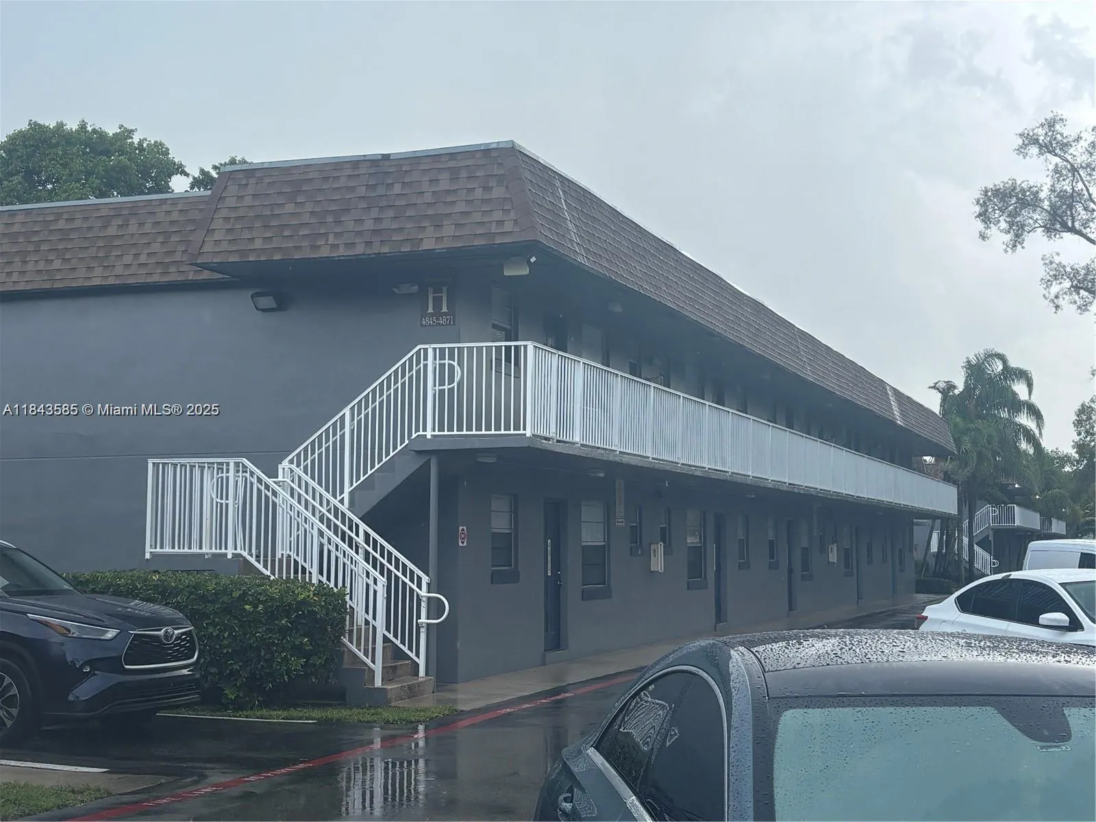 4871 NW 9th, #4871