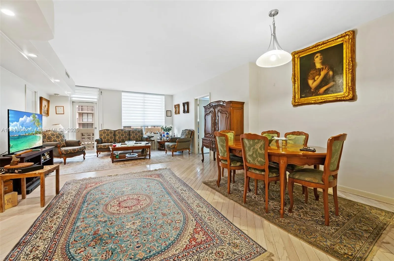 10185 Collins Ave, #1211