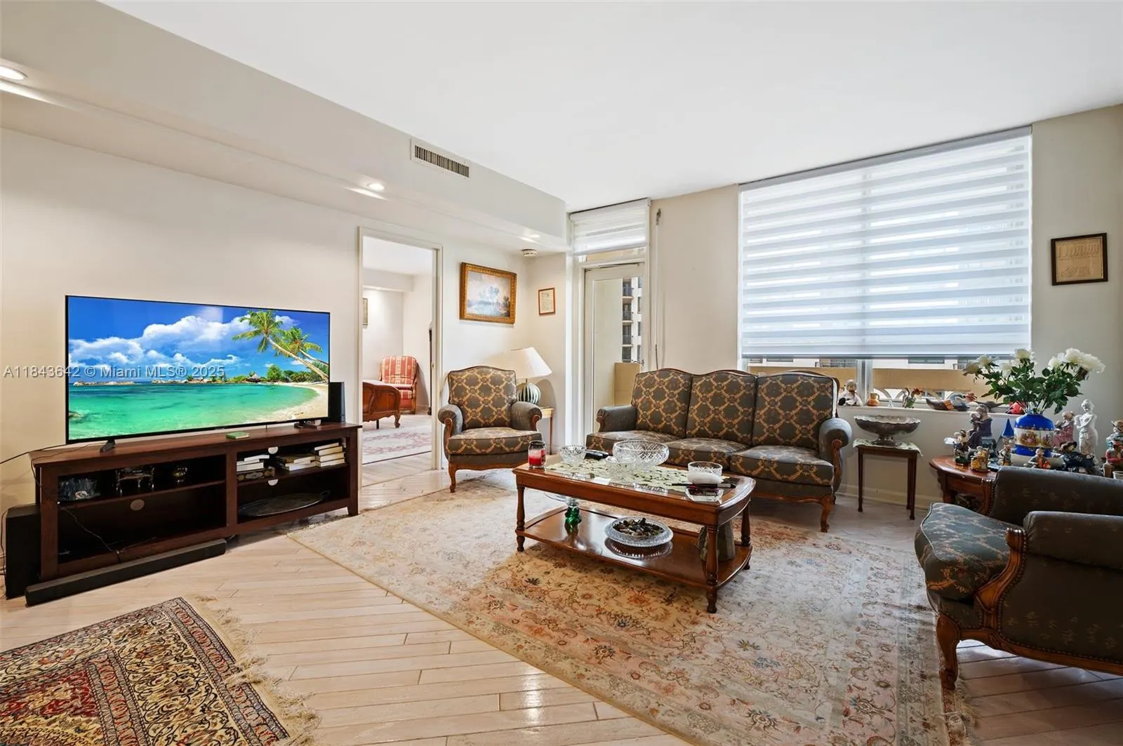 10185 Collins Ave, #1211