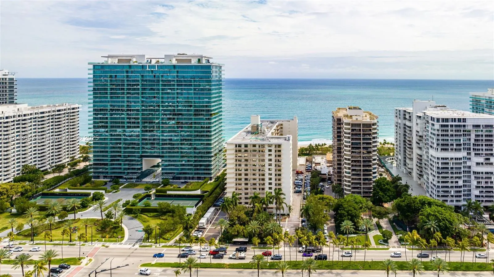 10185 Collins Ave, #1211