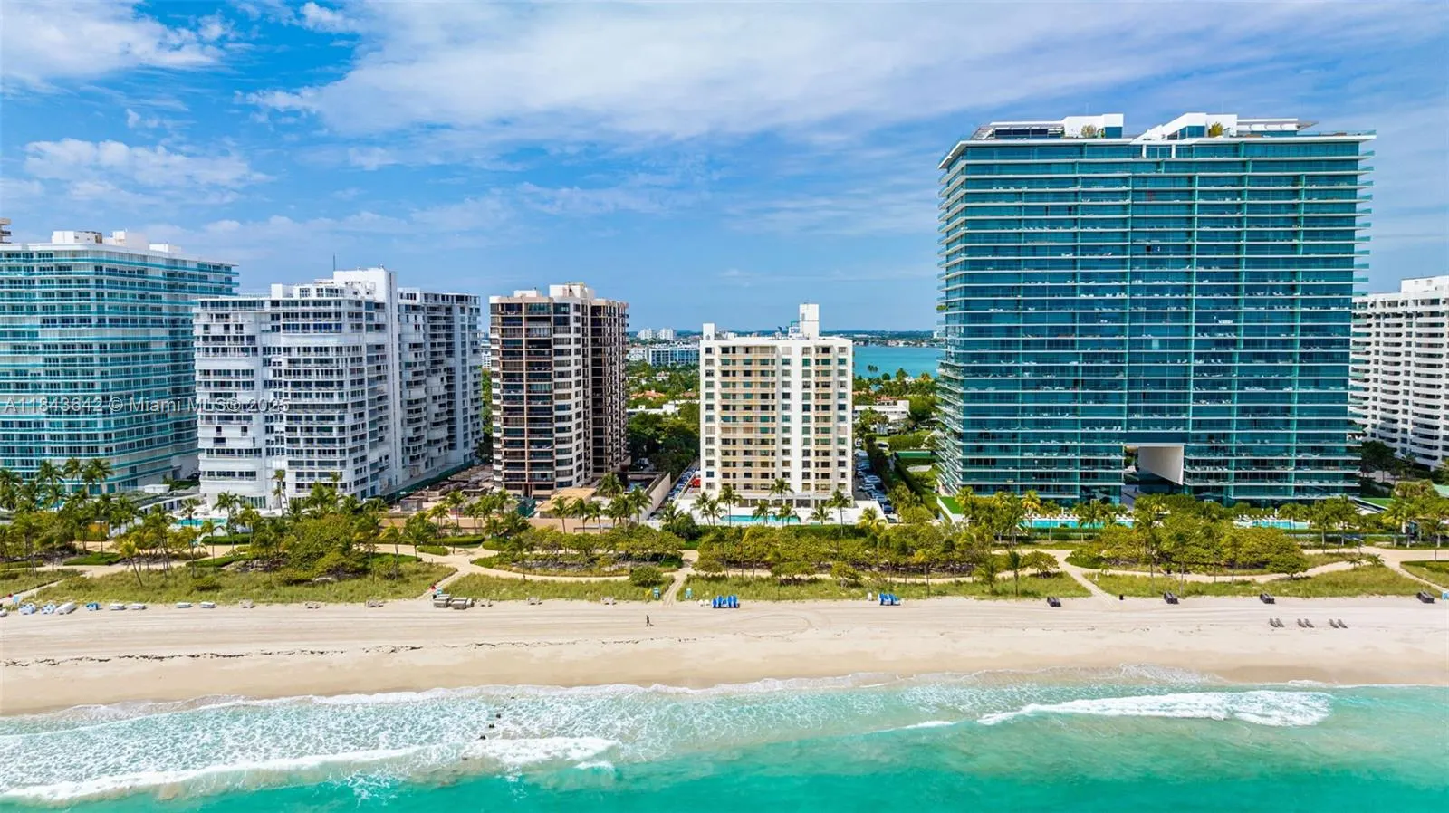 10185 Collins Ave, #1211