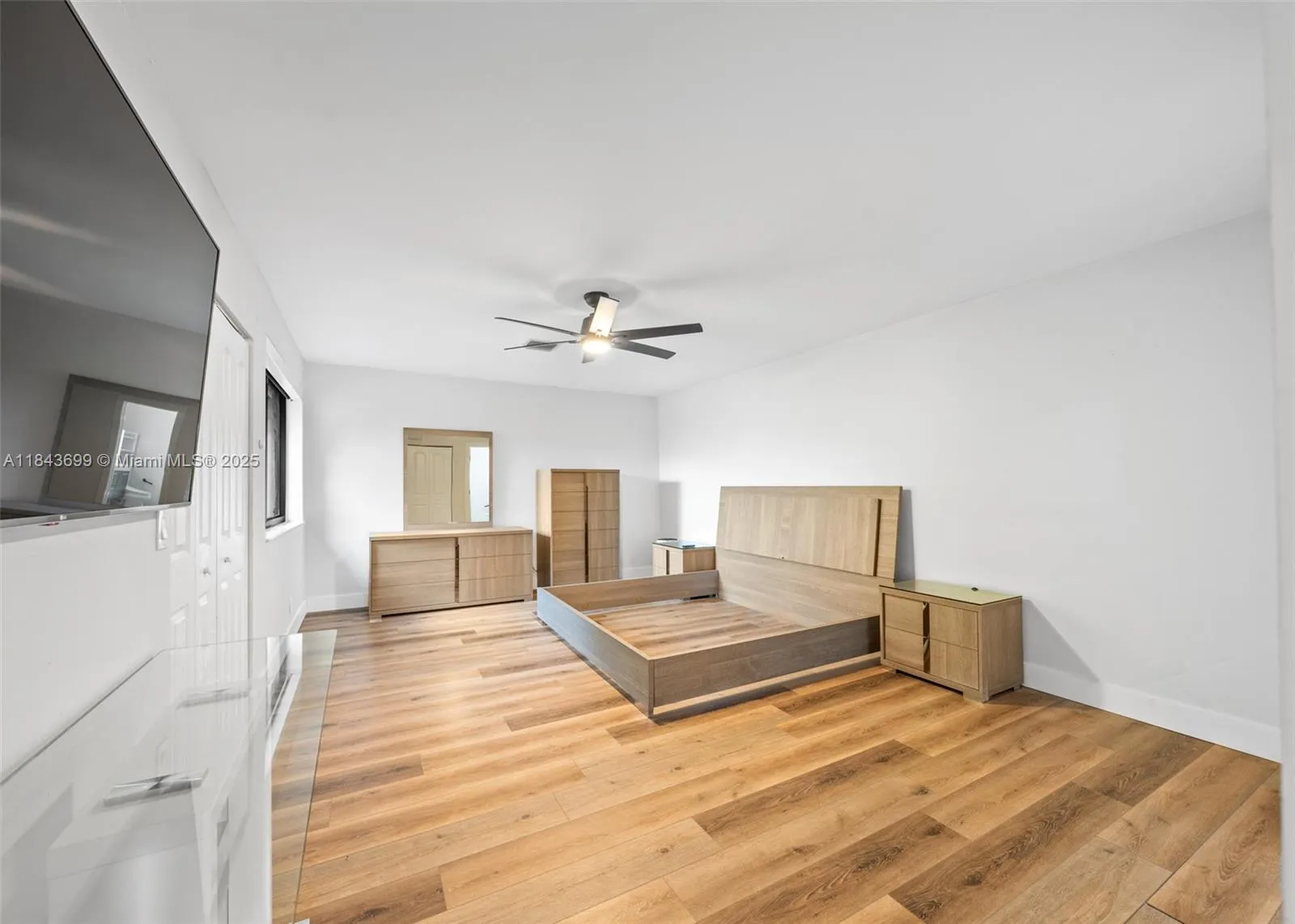 700 SE 14th St, #J