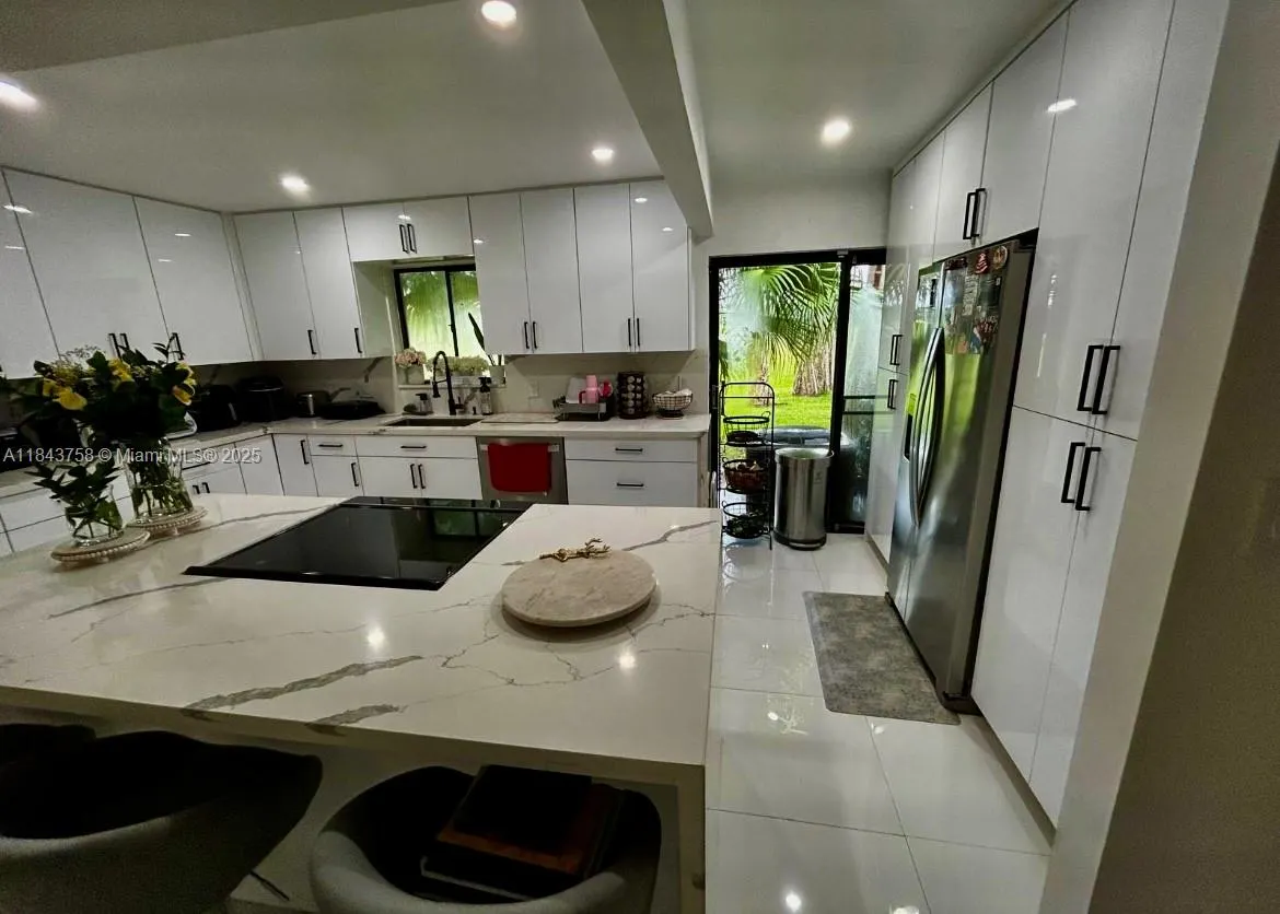16249 Laurel Dr, #14