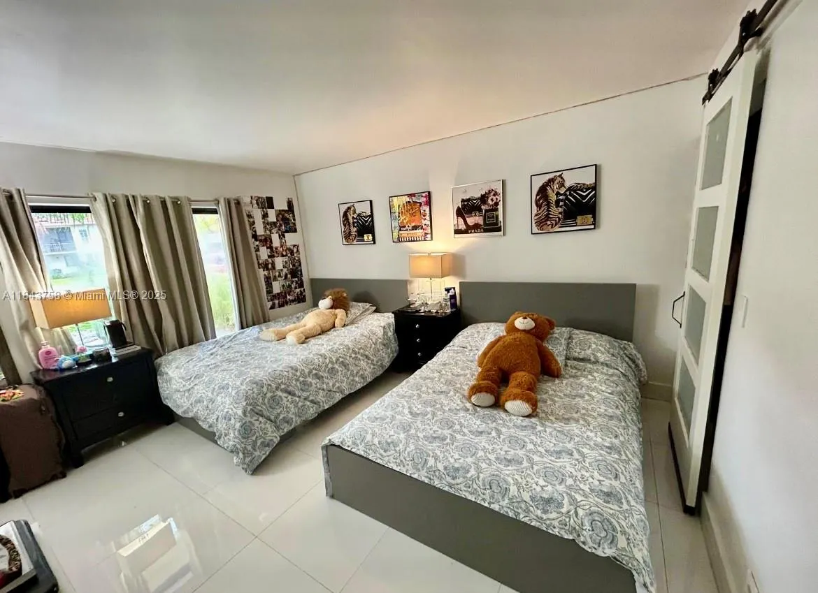 16249 Laurel Dr, #14