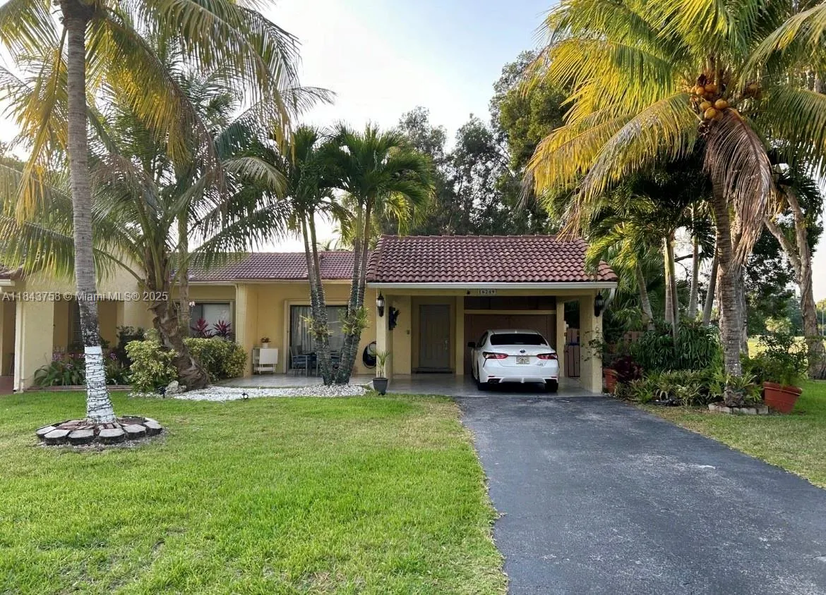 16249 Laurel Dr, #14