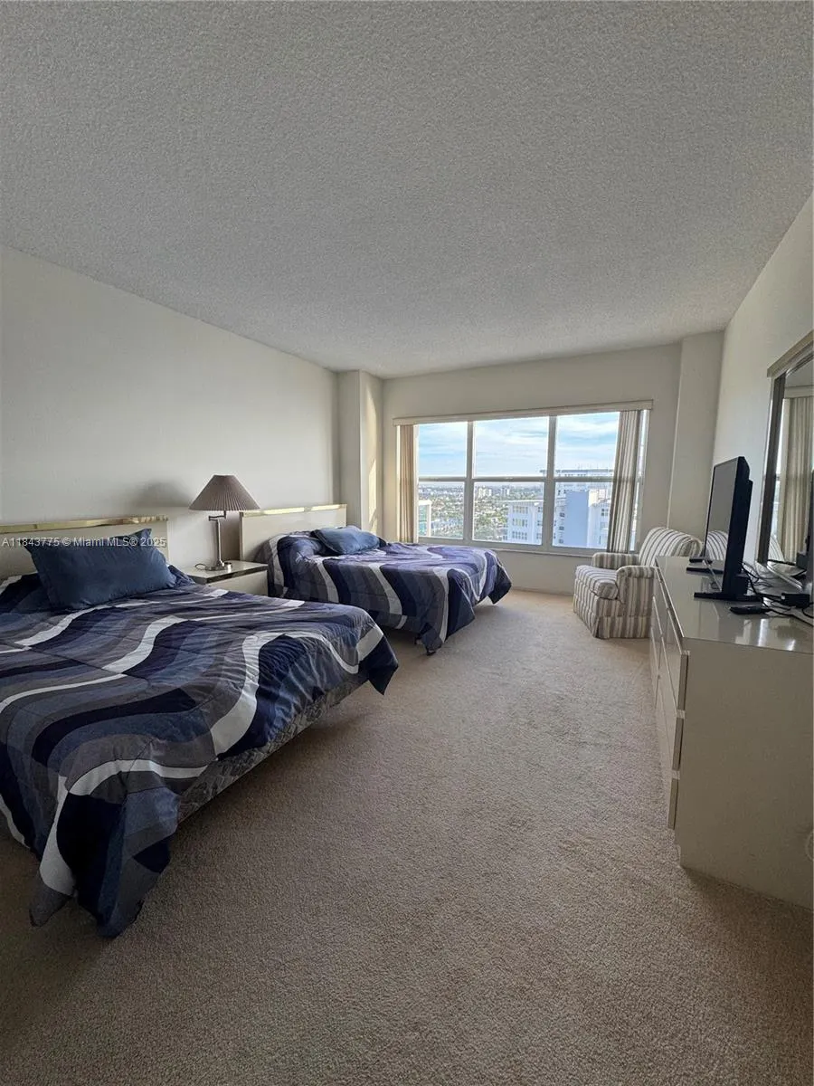 3550 Galt Ocean Dr, #1910