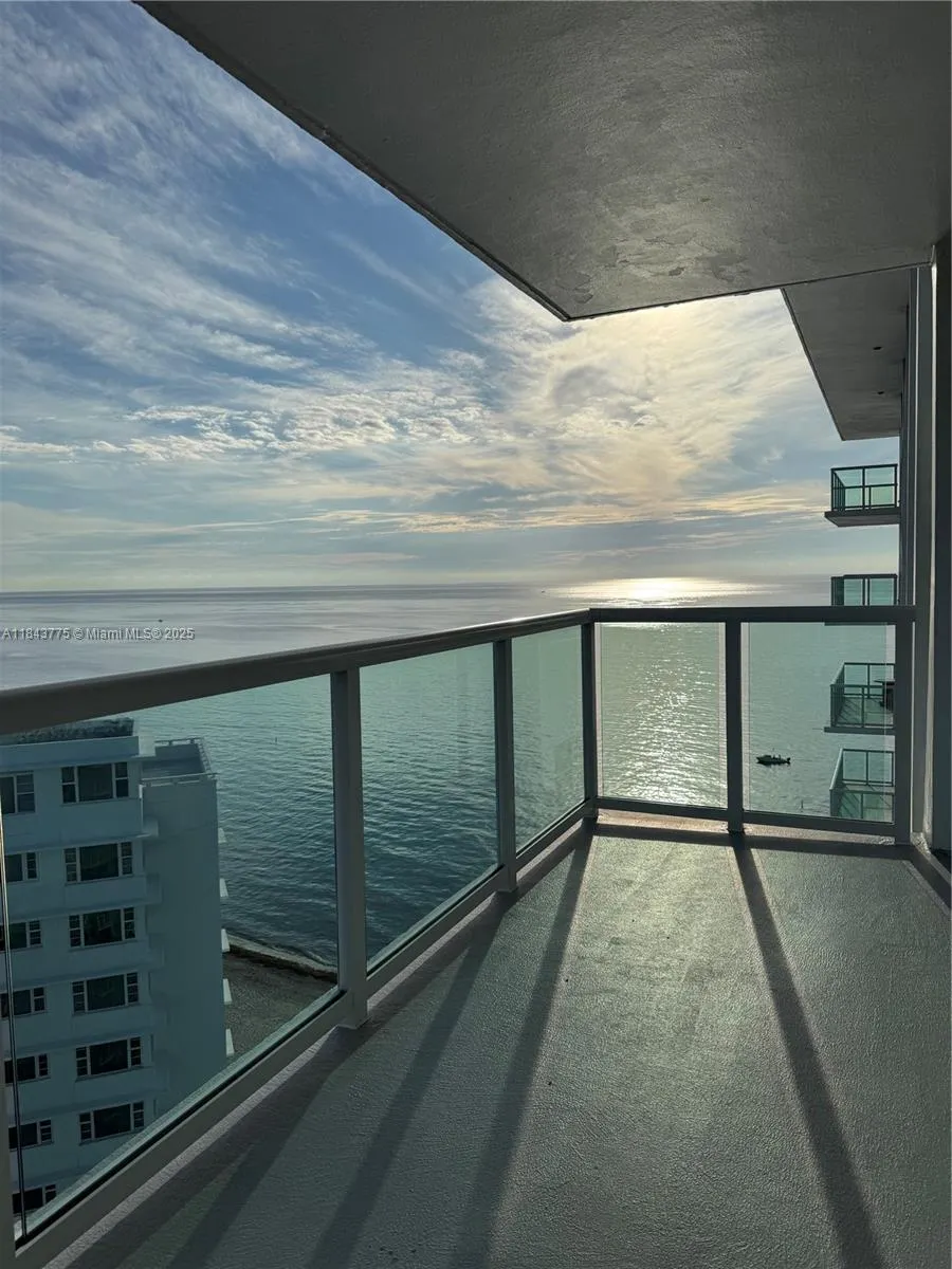3550 Galt Ocean Dr, #1910