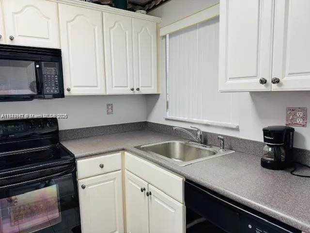 2711 N Pine Island Rd, #211