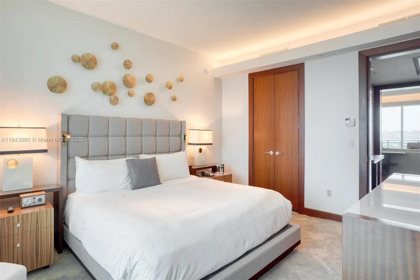 10295 Collins Ave #1014