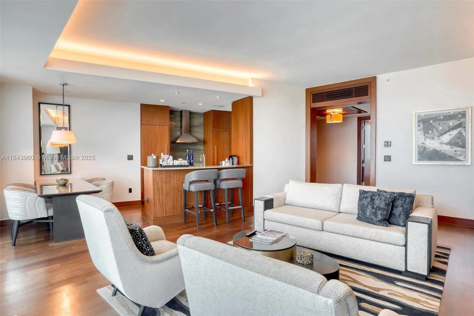 10295 Collins Ave #1014