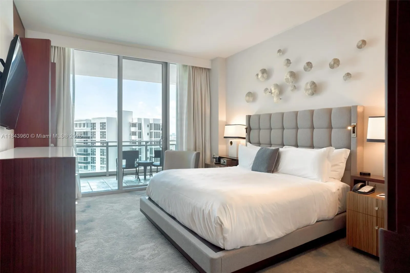 10295 Collins Ave #1014