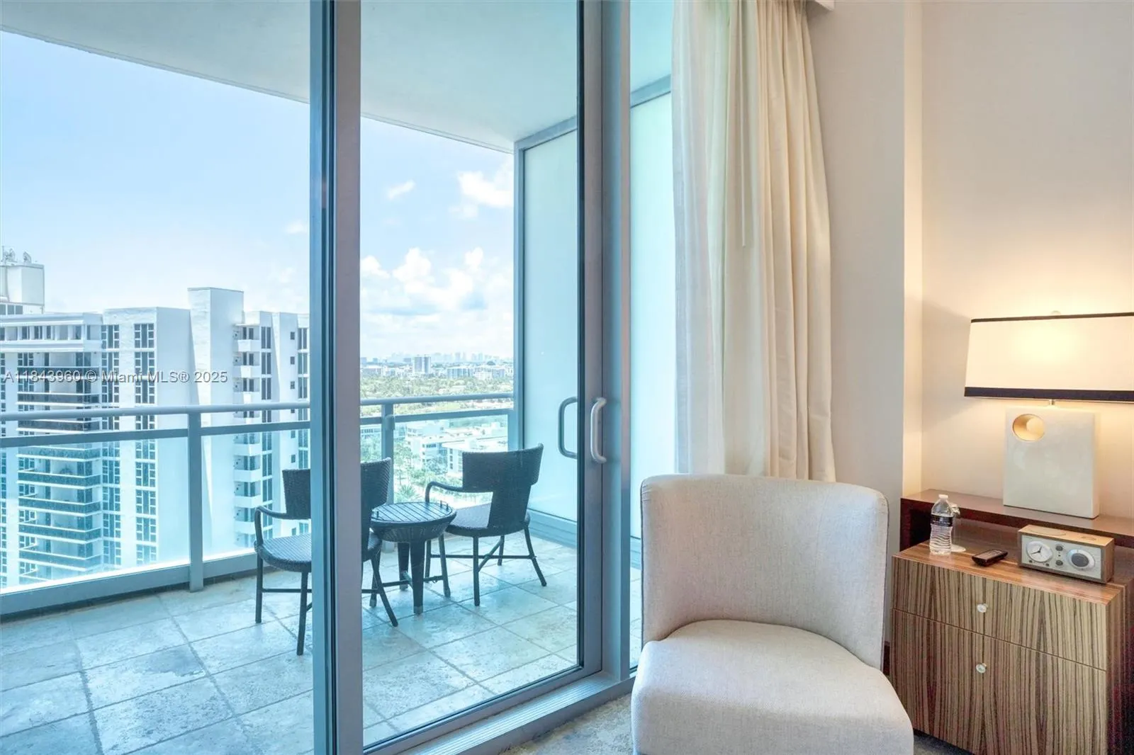 10295 Collins Ave #1014