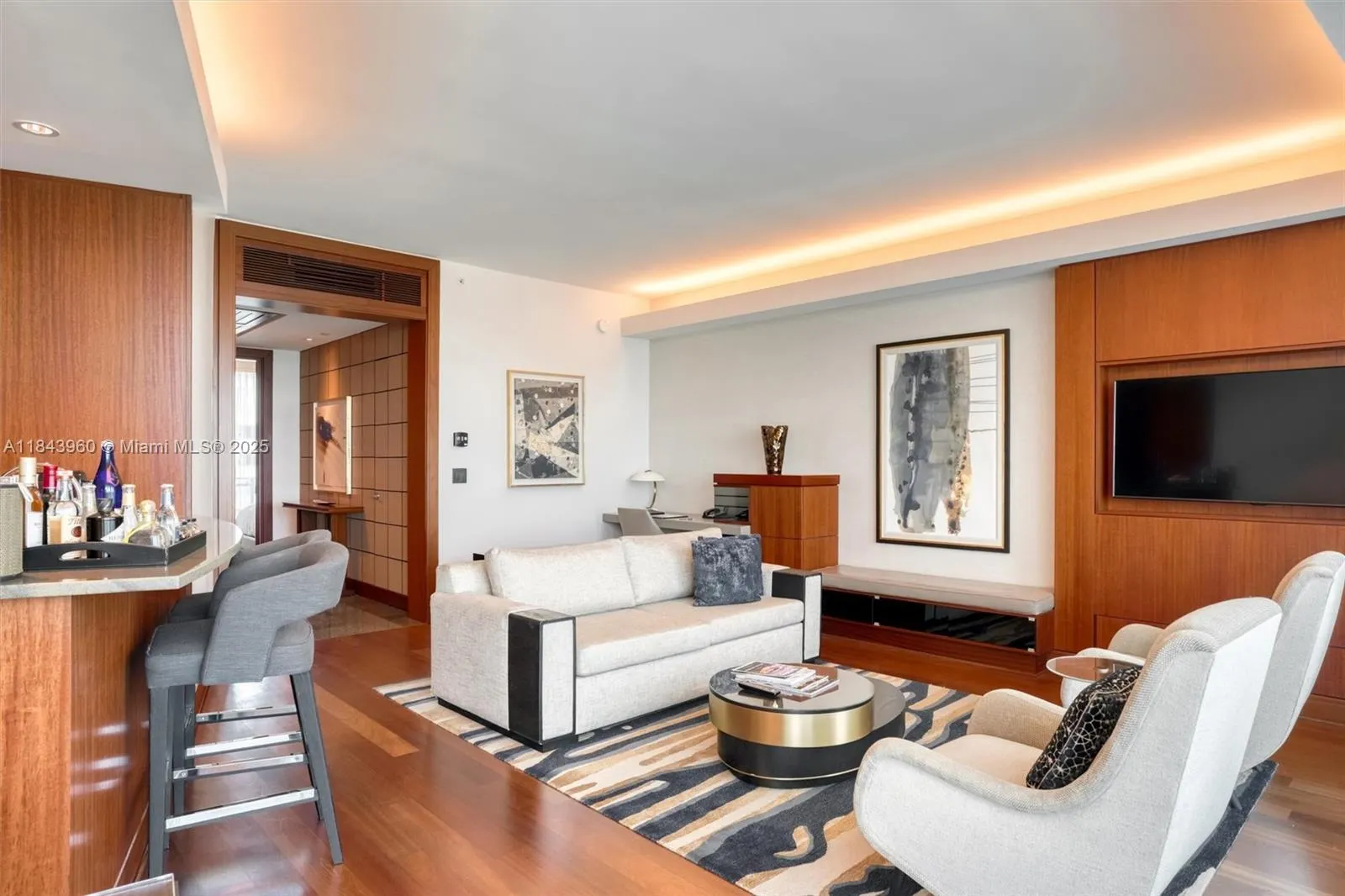 10295 Collins Ave #1014