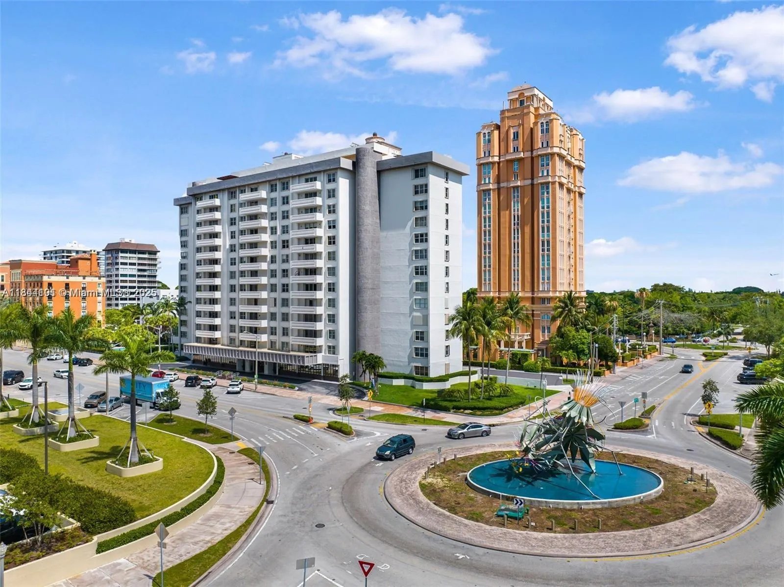 625 Biltmore Way, #902