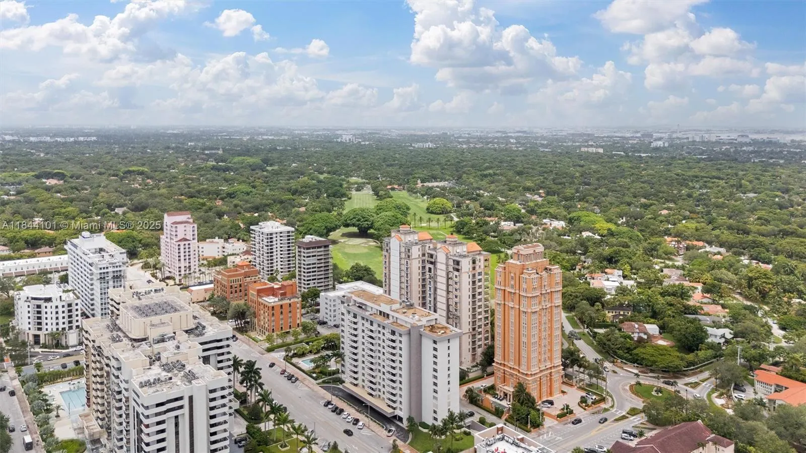 625 Biltmore Way, #902