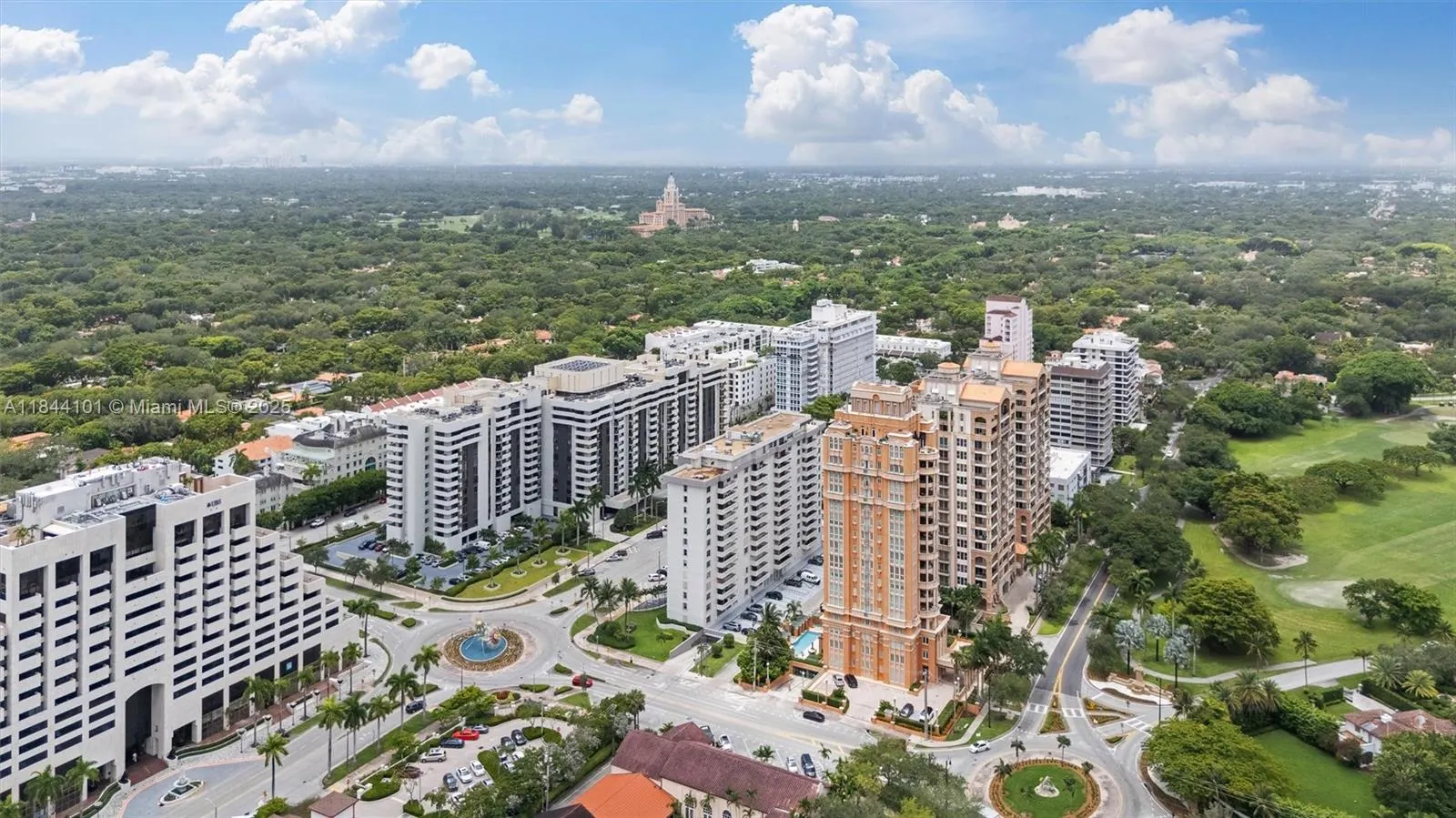 625 Biltmore Way, #902