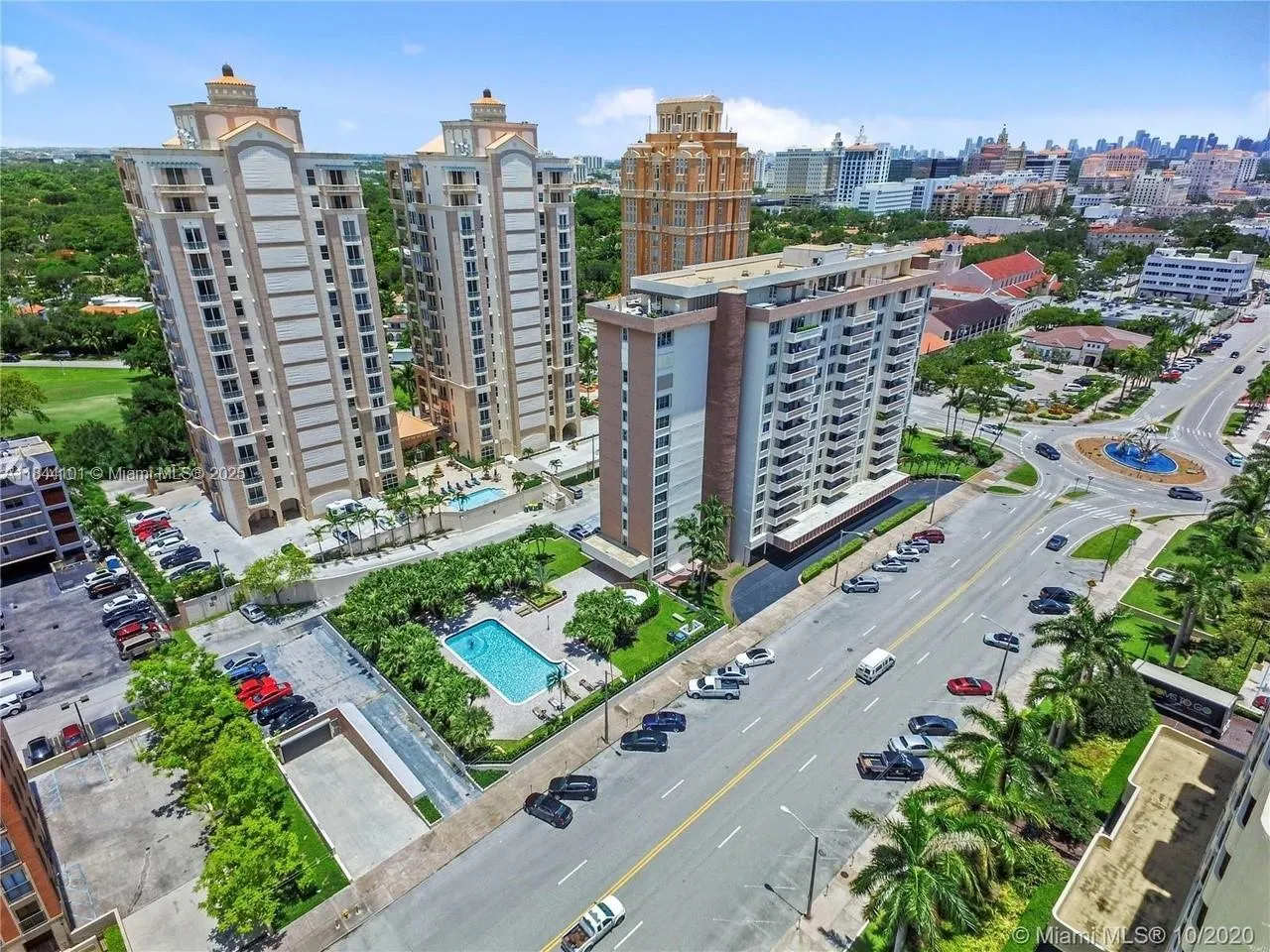 625 Biltmore Way, #902