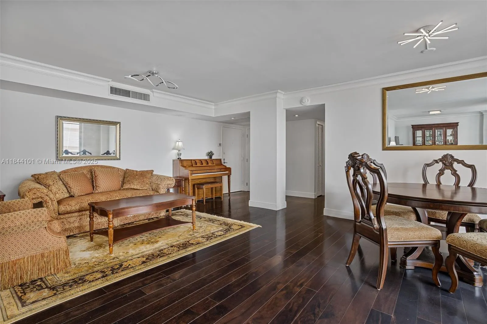 625 Biltmore Way, #902