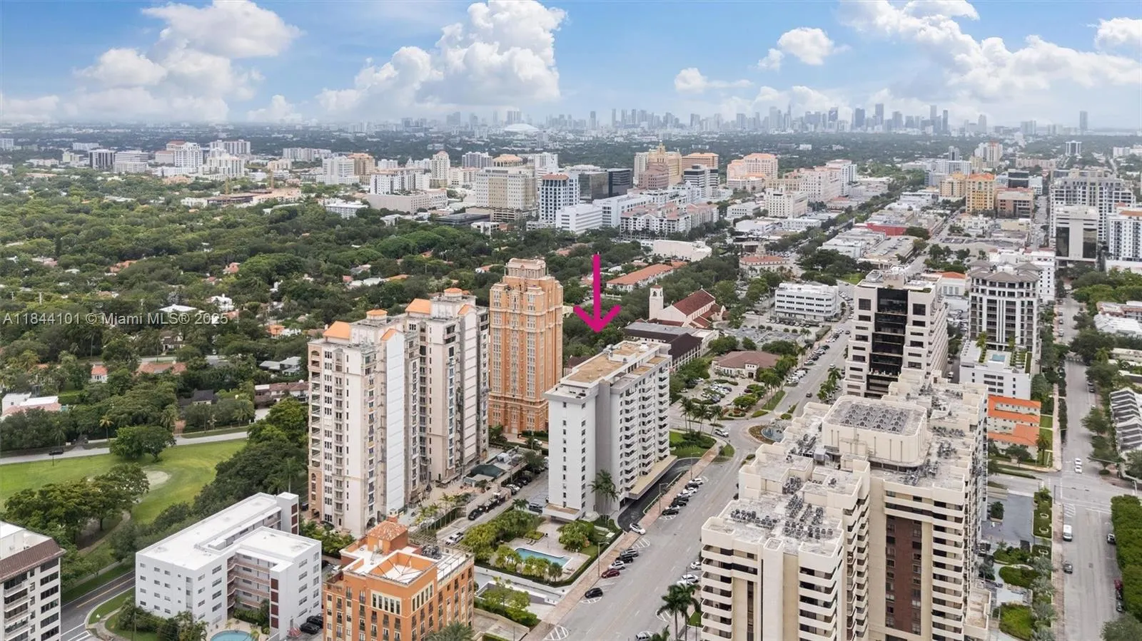 625 Biltmore Way, #902