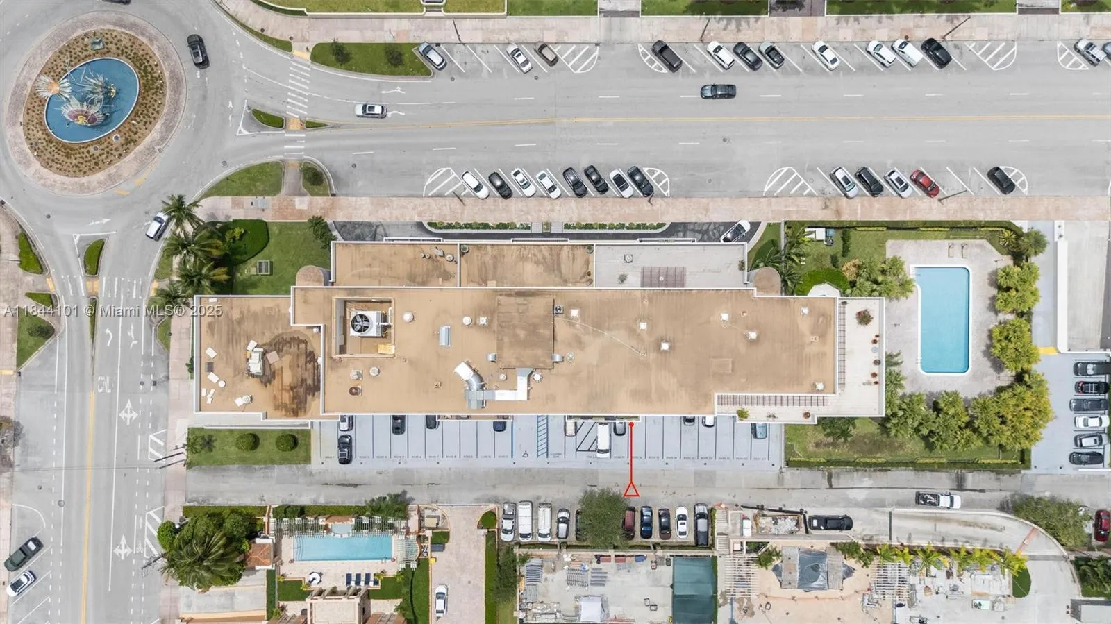 625 Biltmore Way, #902