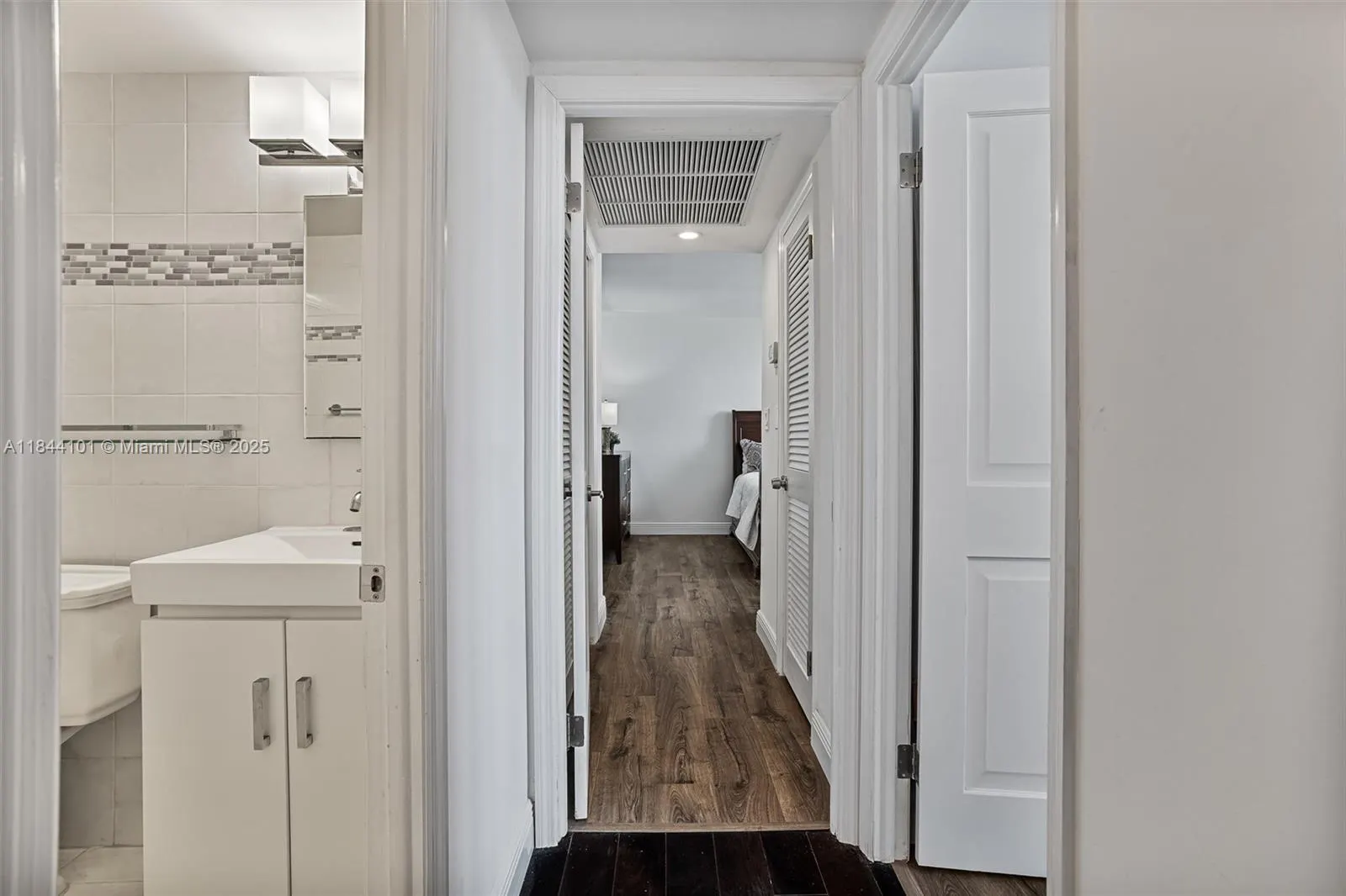 625 Biltmore Way, #902