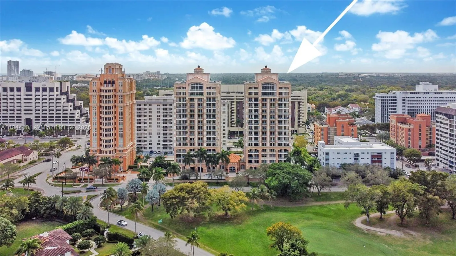 625 Biltmore Way, #902