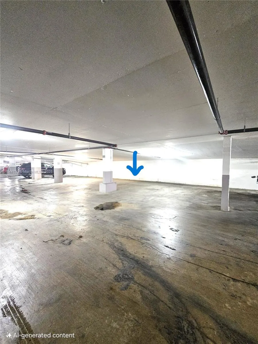 625 Biltmore Way, #902