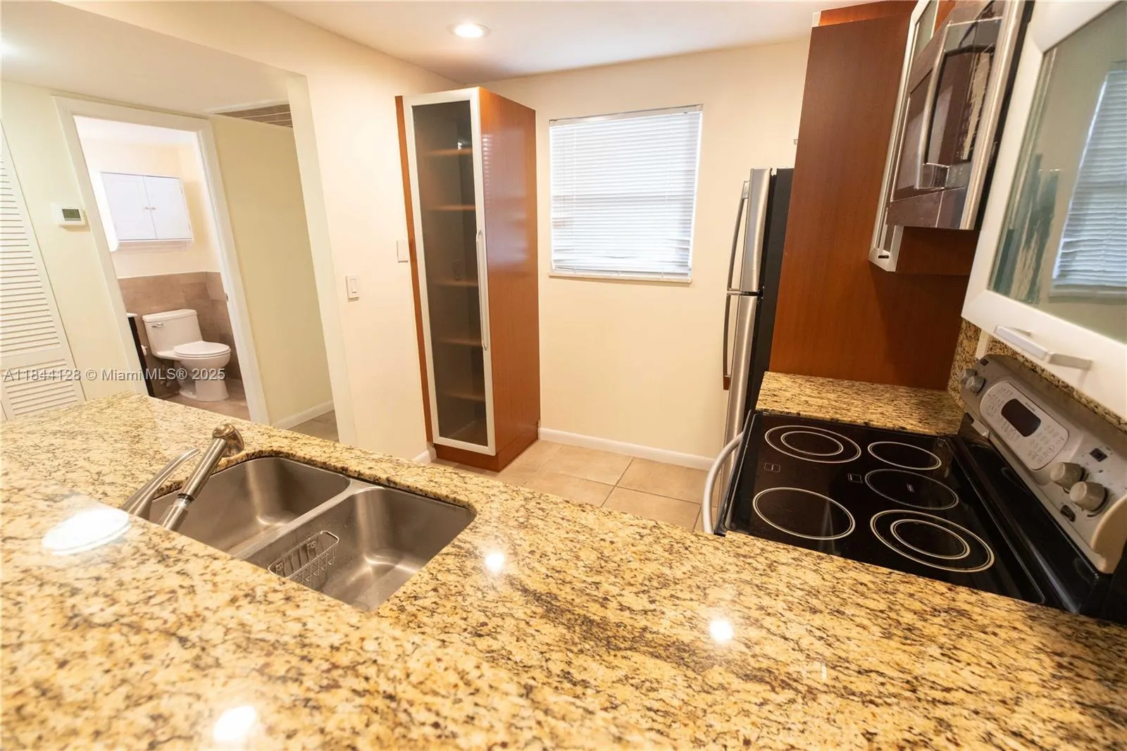100 Edgewater Dr, #336