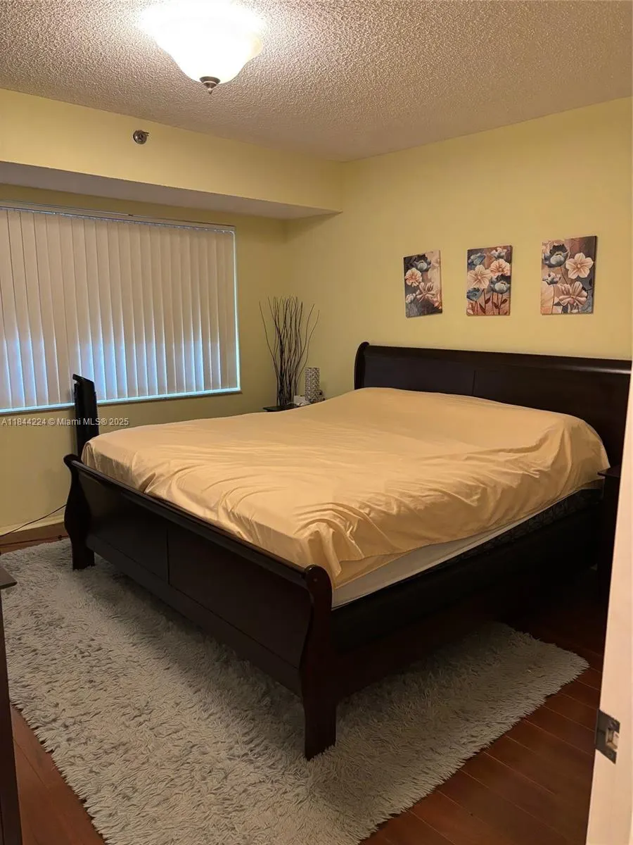 3507 Oaks Way, #805