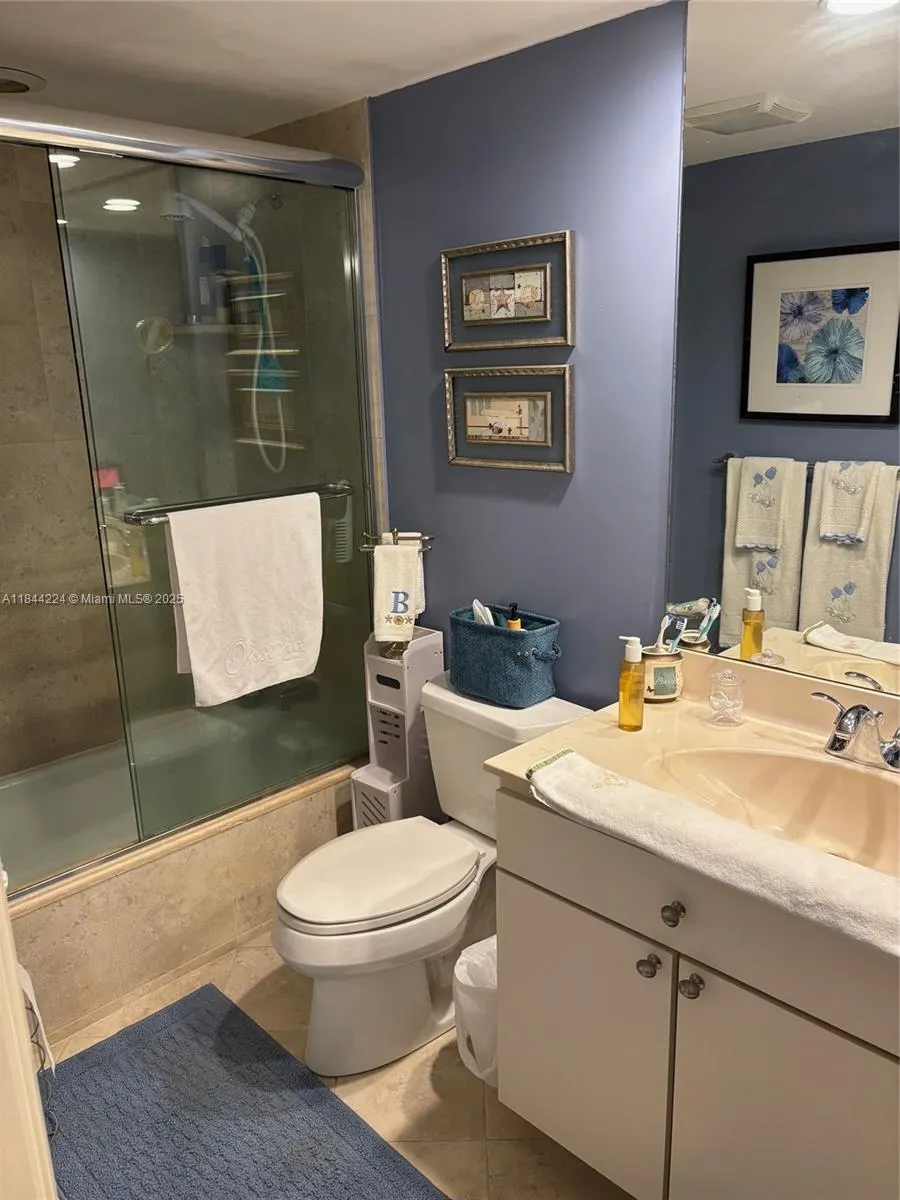 3507 Oaks Way, #805