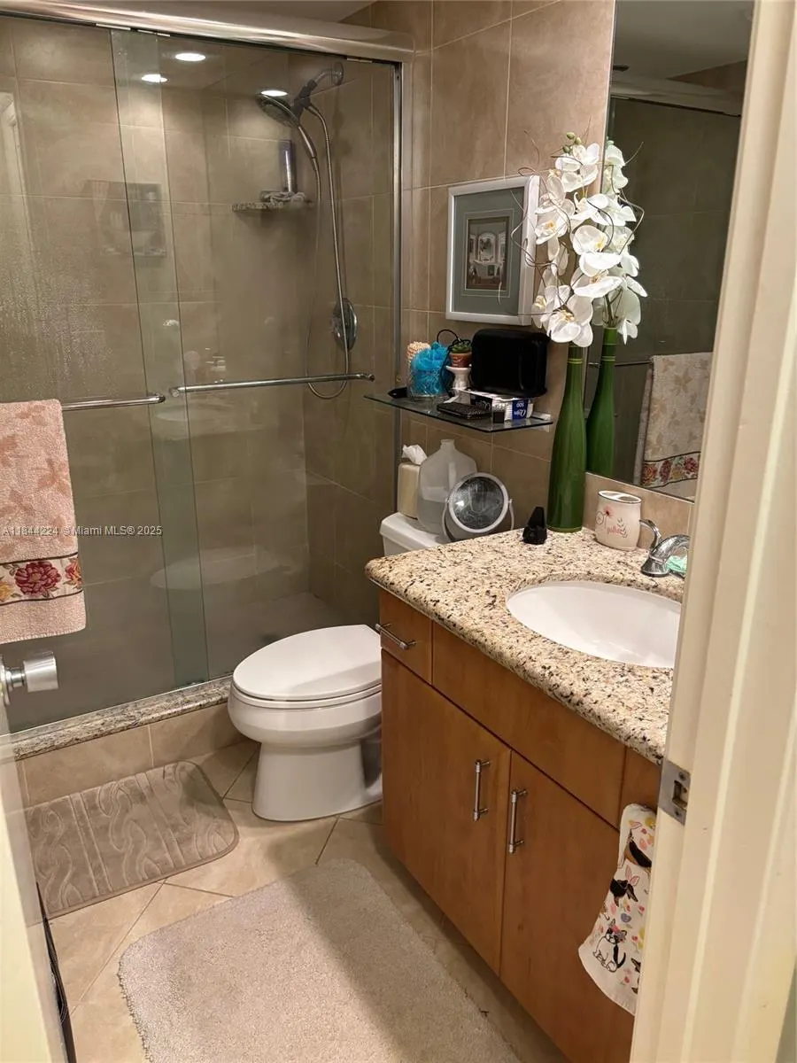 3507 Oaks Way, #805