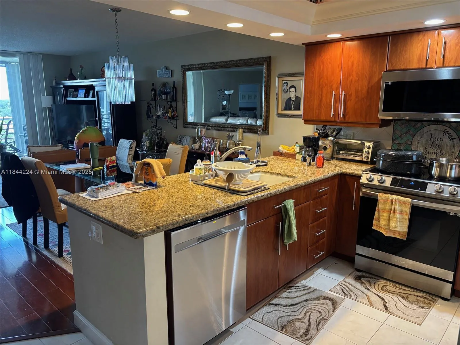 3507 Oaks Way, #805