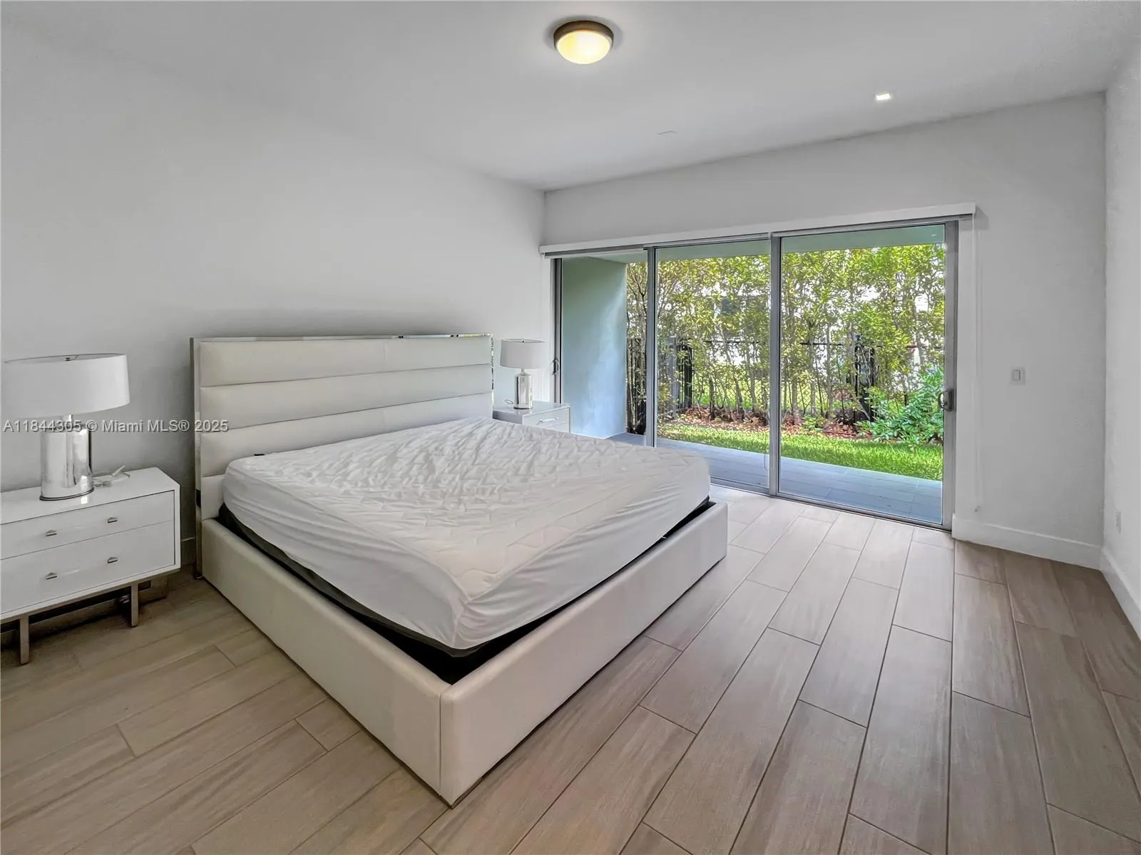 16582 S Botaniko Dr S
