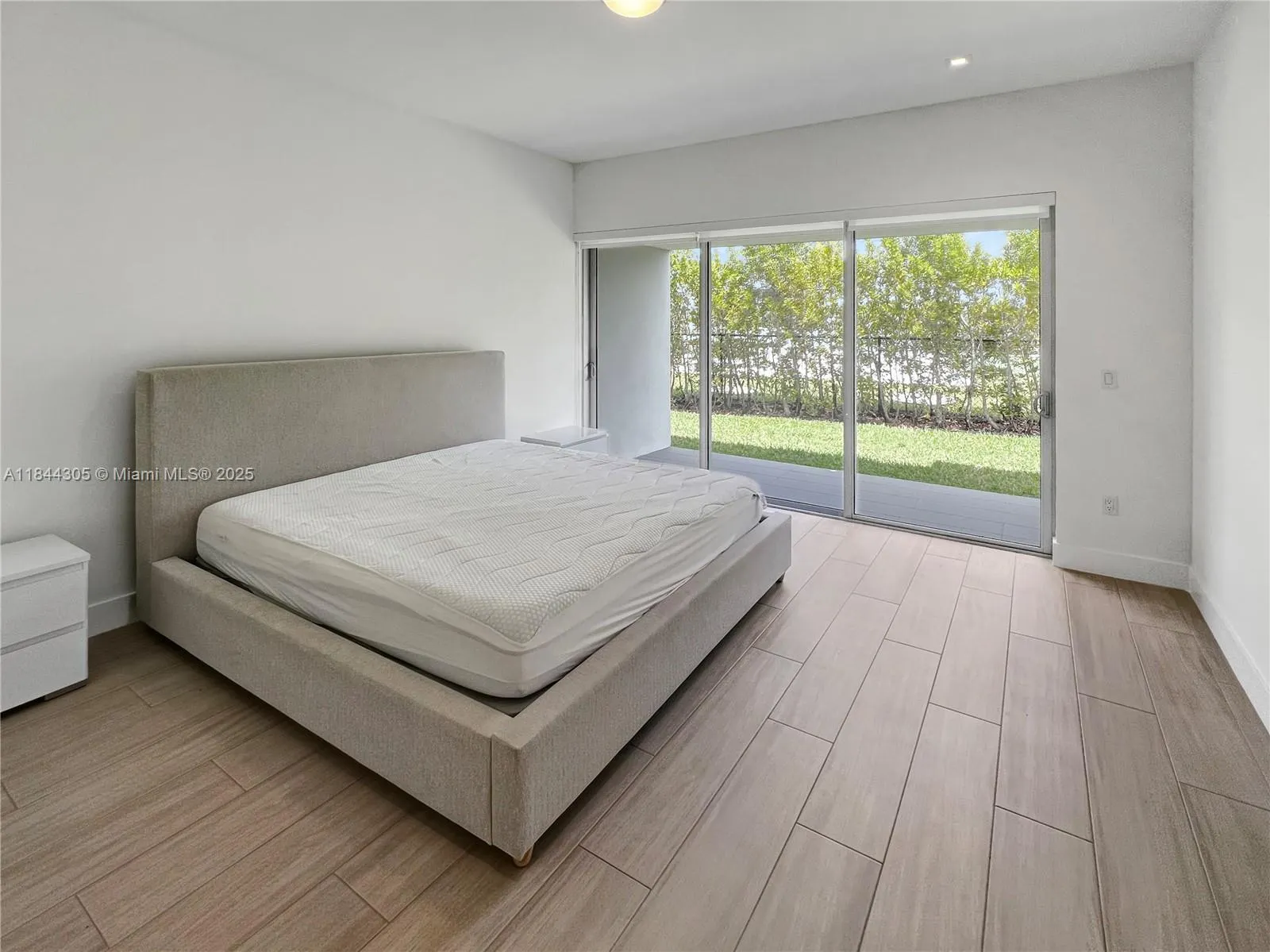 16582 S Botaniko Dr S