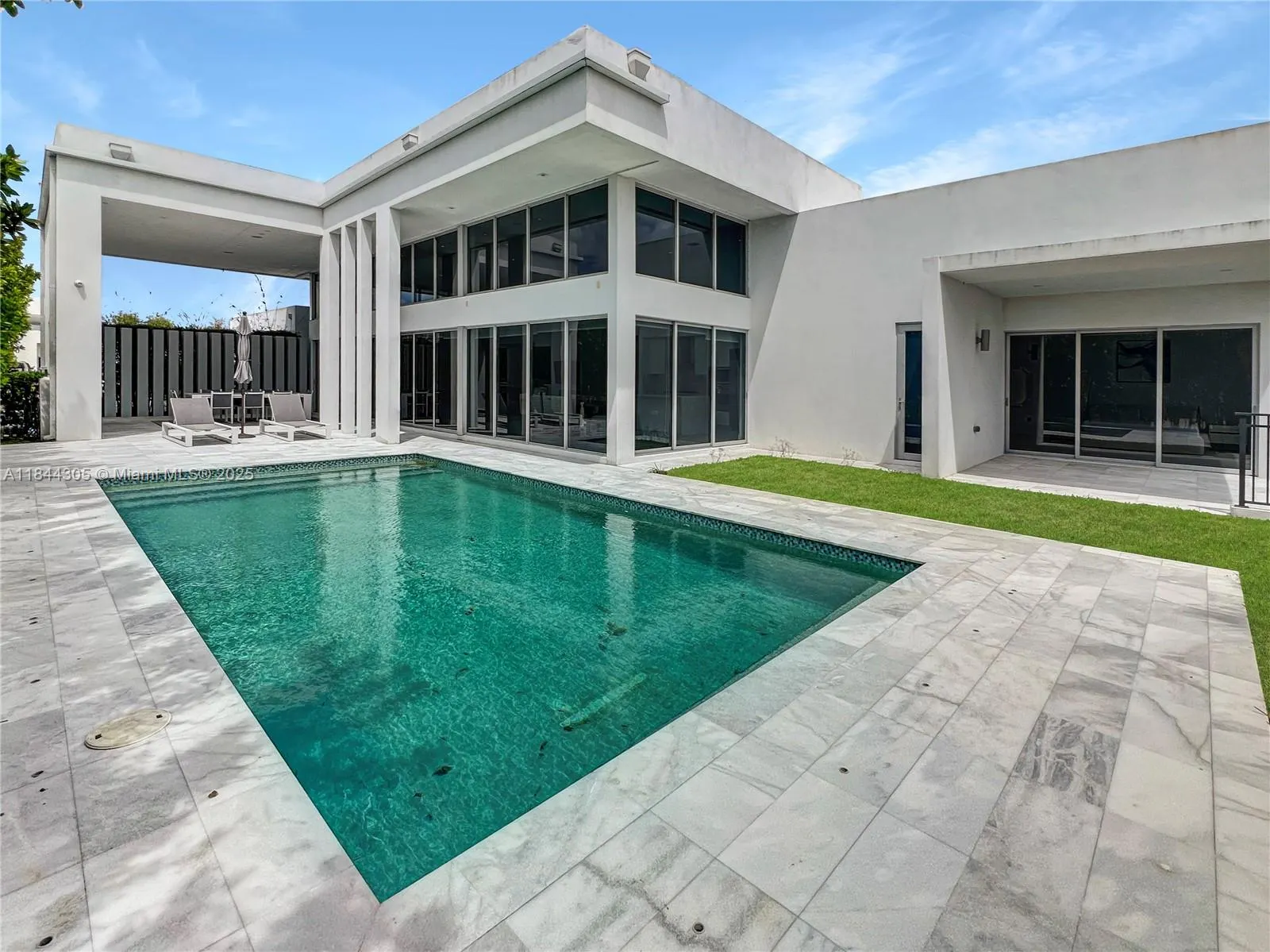 16582 S Botaniko Dr S