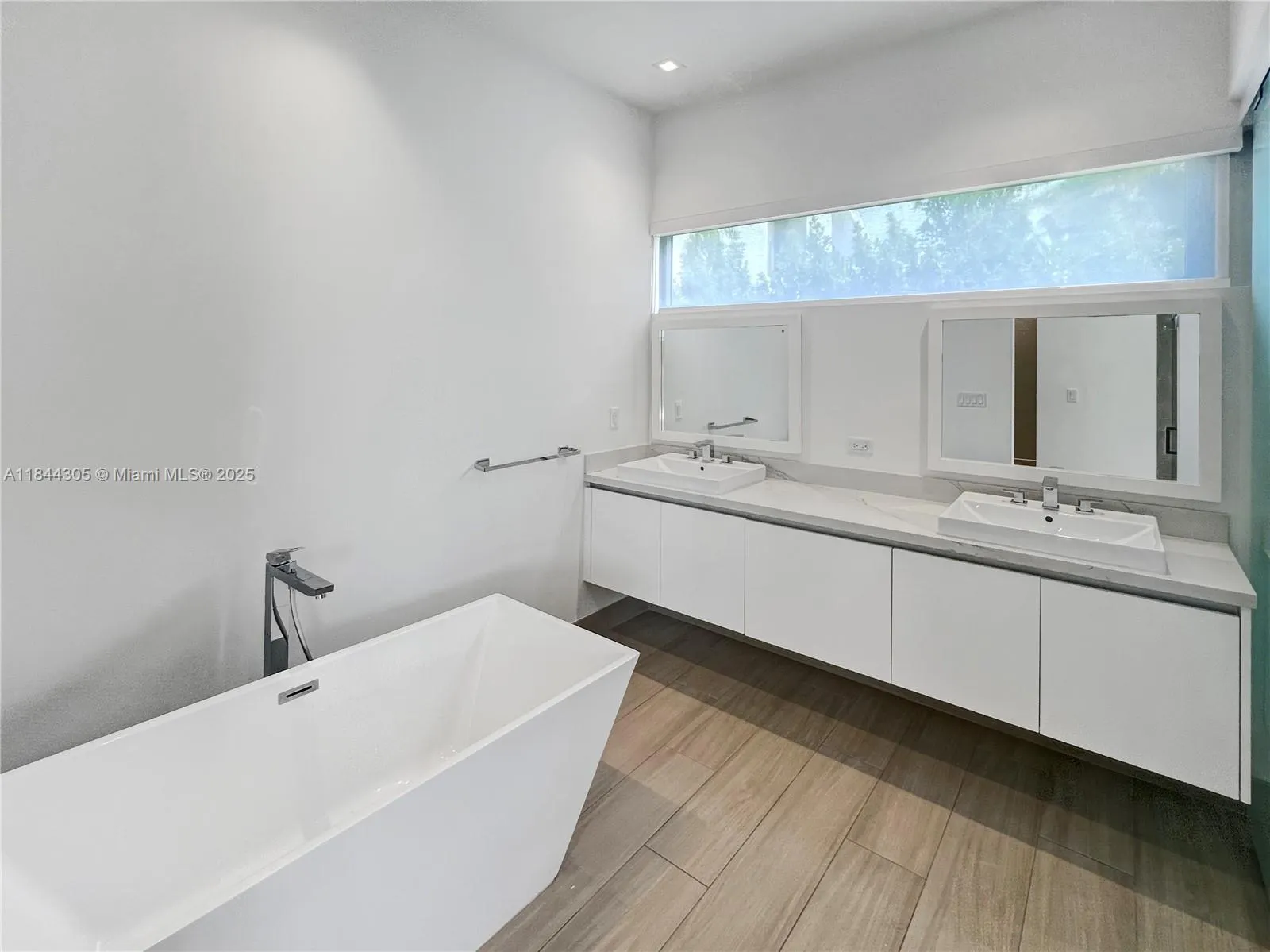 16582 S Botaniko Dr S