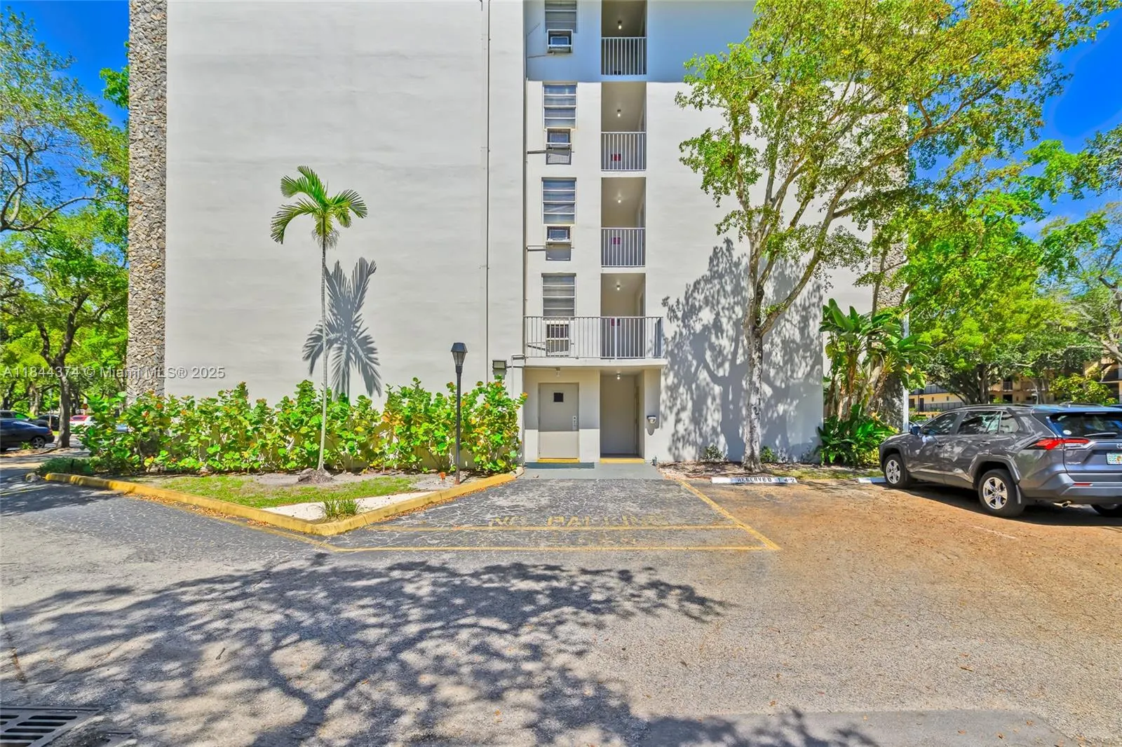 6600 Cypress Rd, #106