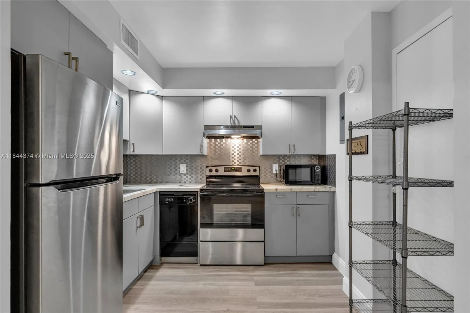 6600 Cypress Rd, #106