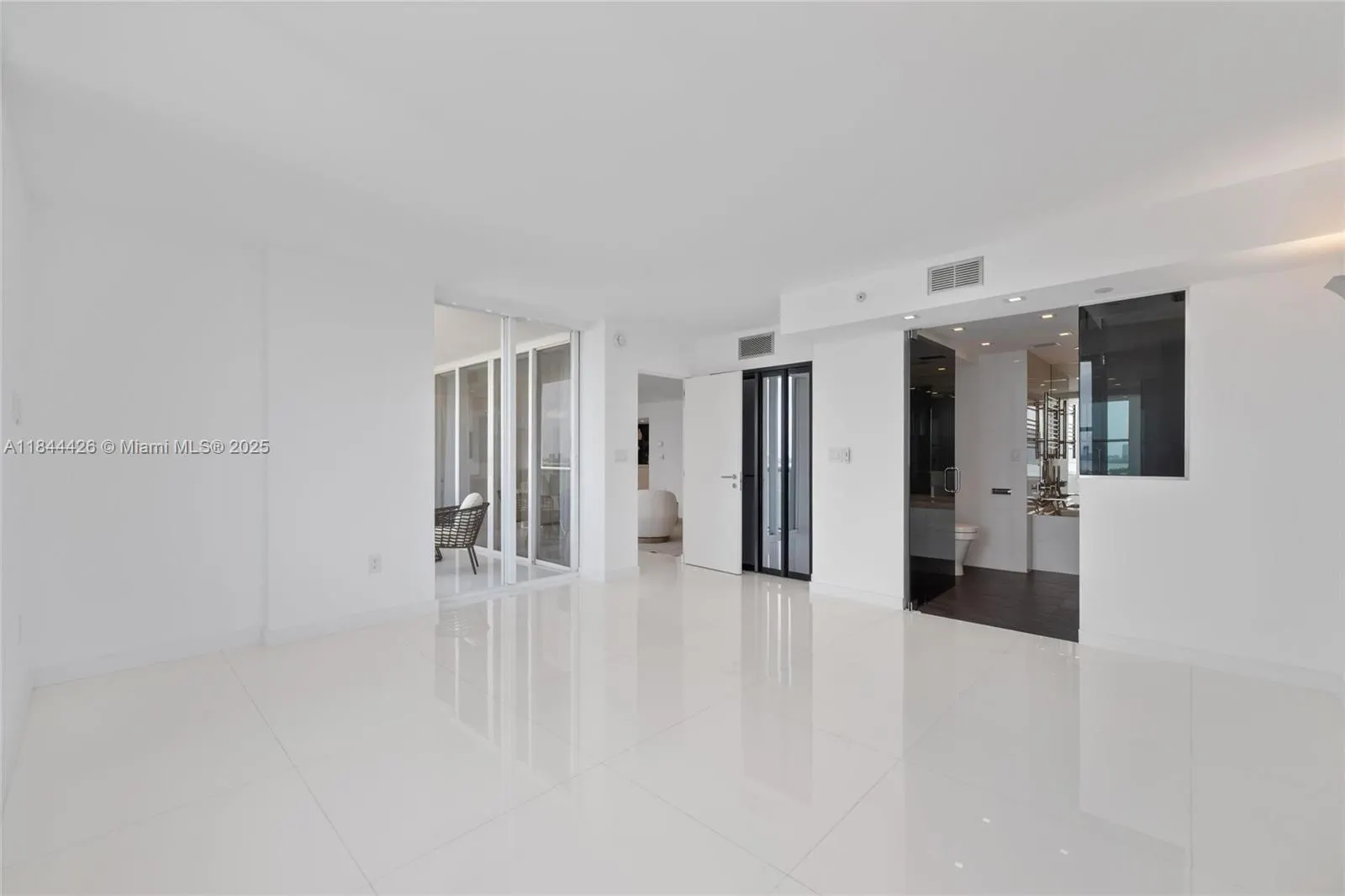 1800 Sunset Harbour Drive, #1702/4